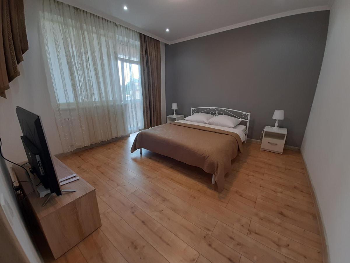 New !!! Modern Lux Apartment In The City Center With A Terrace Mukačevo Esterno foto